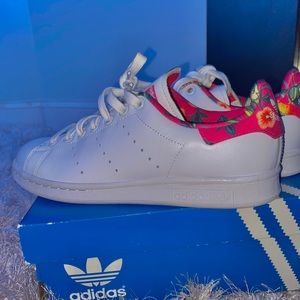 ✨brand new adidas “Stan smith”✨